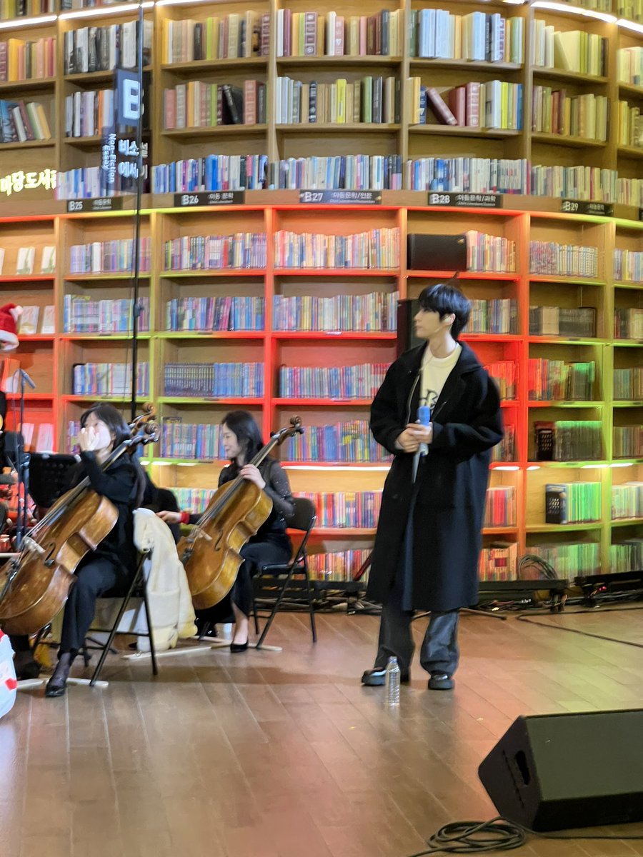 shay໒꒱ tweet media