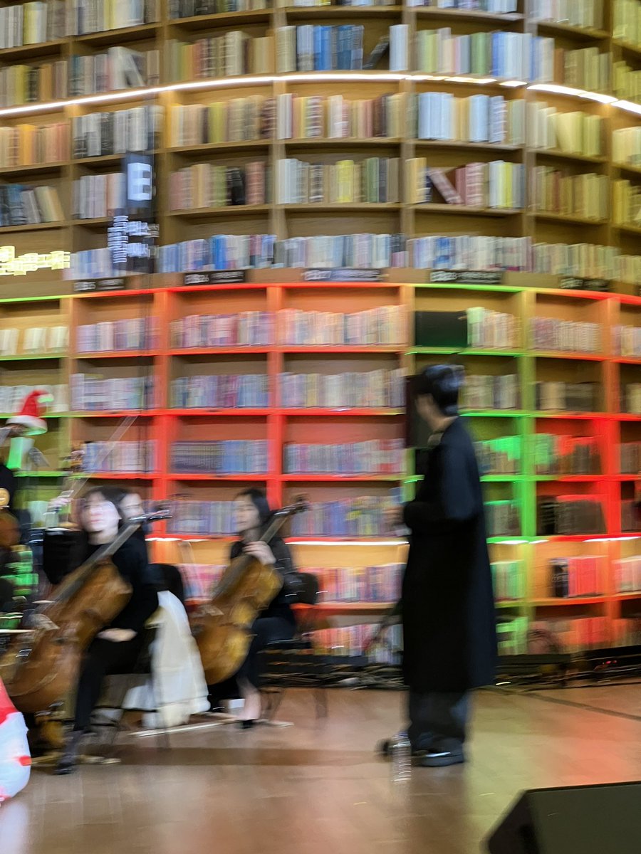 shay໒꒱ tweet media