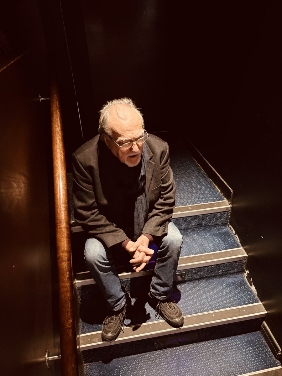 CarlottaFilms's tweet photo. Salle archi comble hier à la @cinemathequefr pour la soirée Lamberto Bava, en sa belle présence, à l’occasion de la sortie du coffret Blu-ray et du livre d’entretiens ! Rdv ce jour 15h à #Metaluna pour une signature puis à 19h la séance de DÉMONS avec Lamberto, au cinéma Champo. https://t.co/4G77wLxoea