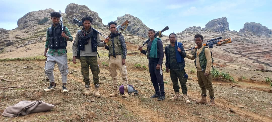 9ኛ/ሳሙኤል አወቀ ክፍለ ጦር በ5 ግንባር እየተፋለመ ሲሆን እነሴ ቆልና ገንቦሬ ከተማን ነጻ እውጥቶ በዚ ሰዓት መርጦ ለማርያምና ግንደወይን ከተማን ሙሉ በሙሉ ተቆጣጥሯል።
አዲስ ትውልድ
አዲስ እስተሳሰብ
አዲስ ተስፋ!!!