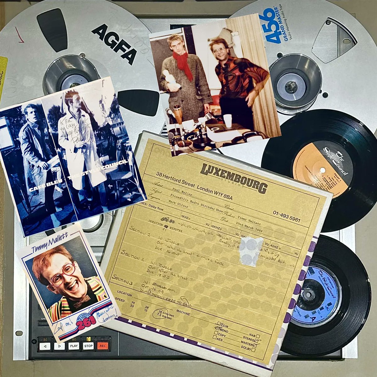 Timmy Mallett (@timmymallett) on Twitter photo I invited Paul Weller (Jam & Style Council) to host his own radio show playing his favourites on Piccadilly Radio 1984
Tape has emerged & this is it
<a href="/StephanieHirst/">Stephanie Hirst</a> kindly digitised it
Enjoy! Let me know what you think
audioboom.com/posts/8620090-… I invited Paul Weller (Jam & Style Council) to host his own radio show playing his favourites on Piccadilly Radio 1984
Tape has emerged & this is it
<a href="/StephanieHirst/">Stephanie Hirst</a> kindly digitised it
Enjoy! Let me know what you think
audioboom.com/posts/8620090-…