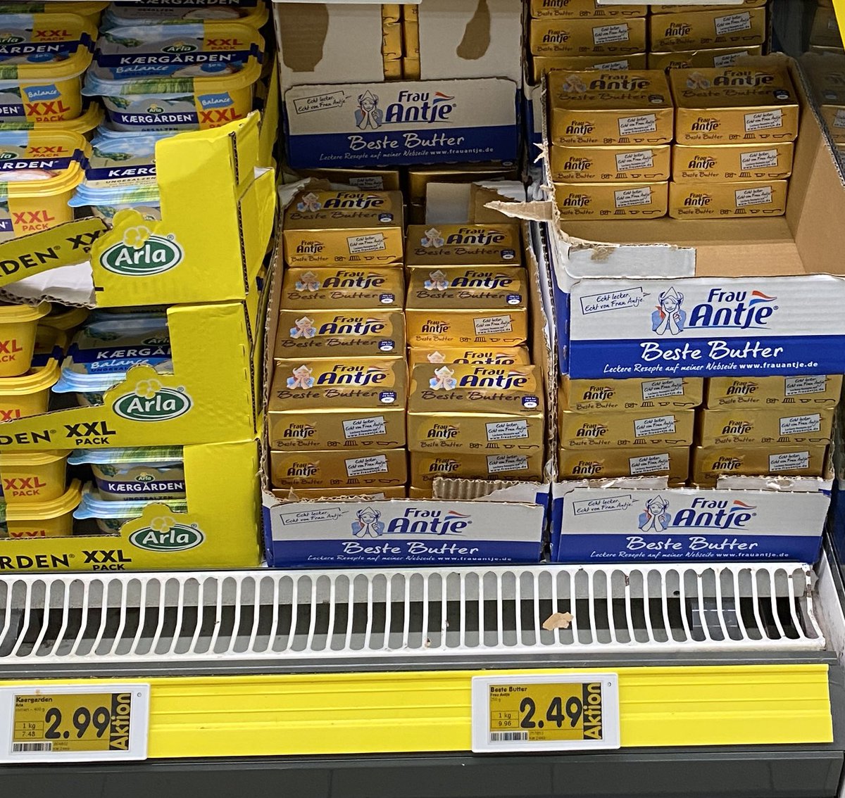 SchmittiBank's tweet photo. @E_Boeminghaus ..dann geh doch zu Netto!
#Butter #Butterpreis https://t.co/teNuVc4Bjv