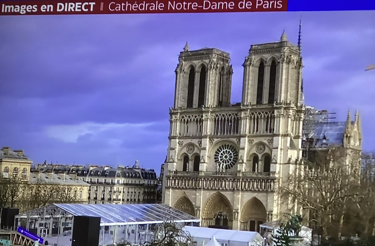 abega_mathieu's tweet photo. AATV is LIVE
NOTRE DAME DE PARIS : UNE RÉSURRECTION HISTORIQUE !
UNE MARQUE DE LA NATION. 
CELA MONTRE CE QUE LES FRANÇAIS SONT CAPABLES DE FAIRE.
QUAND ILS SONT UNIS, POUR UNE CAUSE NATIONALE. 
LES AFRICAINS DOIVENT S'INSPIRÉ DE CE BEL EXEMPLE PATRIOTIQUE. VOILÀ.AATV https://t.co/i1vzLyAvGC