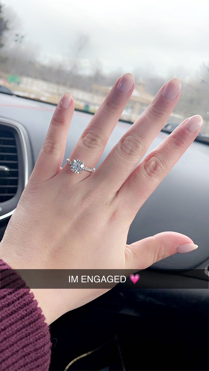 __haayy's tweet photo. WOKE UP A FIANCÉ 💗💗 https://t.co/8qOppl5FpL