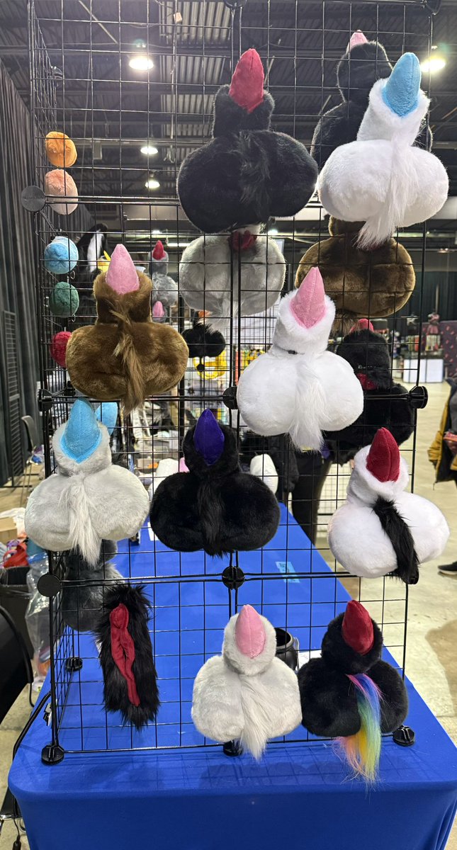 SheathsBark's tweet photo. You guys at MFF have been AWESOME! Lots of records for this con and sold a little over half of our sheath inventory yesterday! Den opens at 10am, make sure to stop by asap since we expect to be busy again! https://t.co/qaL1hneuEe