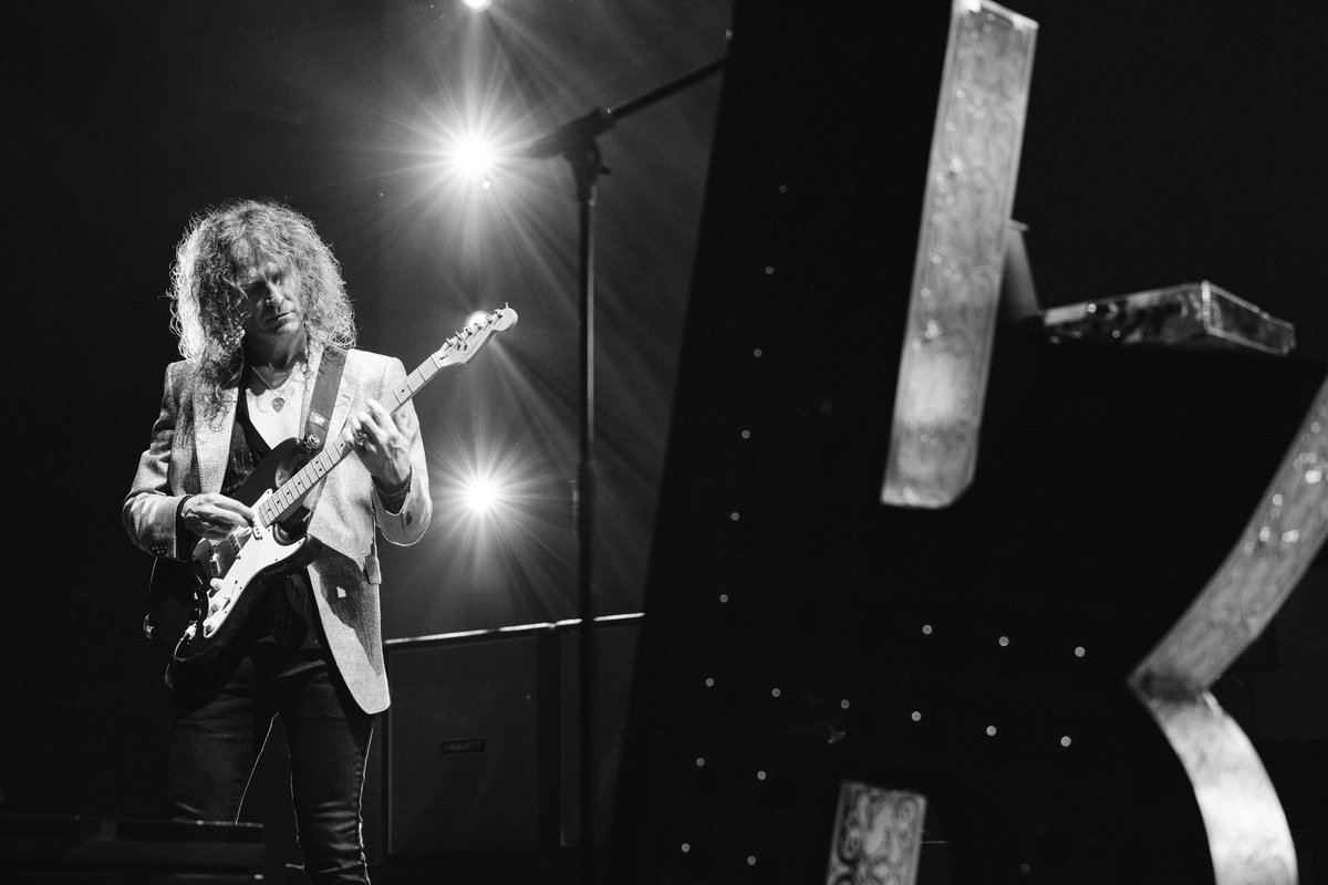 thekillers's tweet photo. Sydney night 2! 12/7/24 https://t.co/lmt4wnhn4y