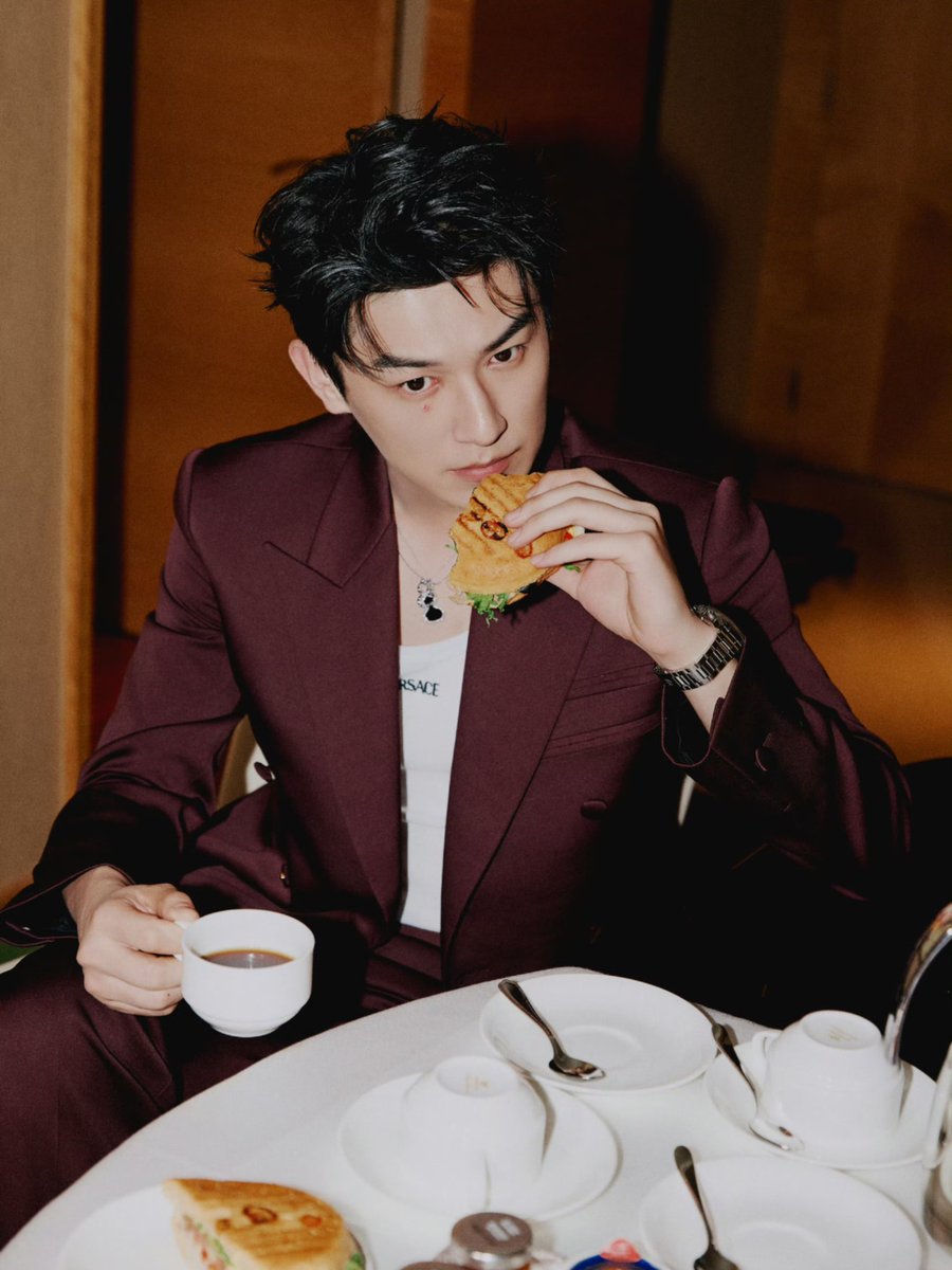 dramapotatoe's tweet image. #YangXuwen’s studio shares more snaps for 2024 iQIYI Scream Night

More - weibo.com/6025806534/510…