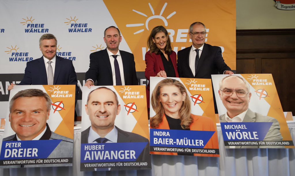 HubertAiwanger's tweet photo. Weil gerade > Wahlplakate von Bündnis 90 < trendet: Hier sind Wahlplakate der FREIEN WÄHLER. VERANTWORTUNG FÜR DEUTSCHLAND statt Habecks  „ich konnte mit Deutschland noch nie etwas anfangen und kann es bis heute nicht“…will aber Kanzler werden von einem Land, mit dem er nichts anfangen kann. #Wirtschaftsminister