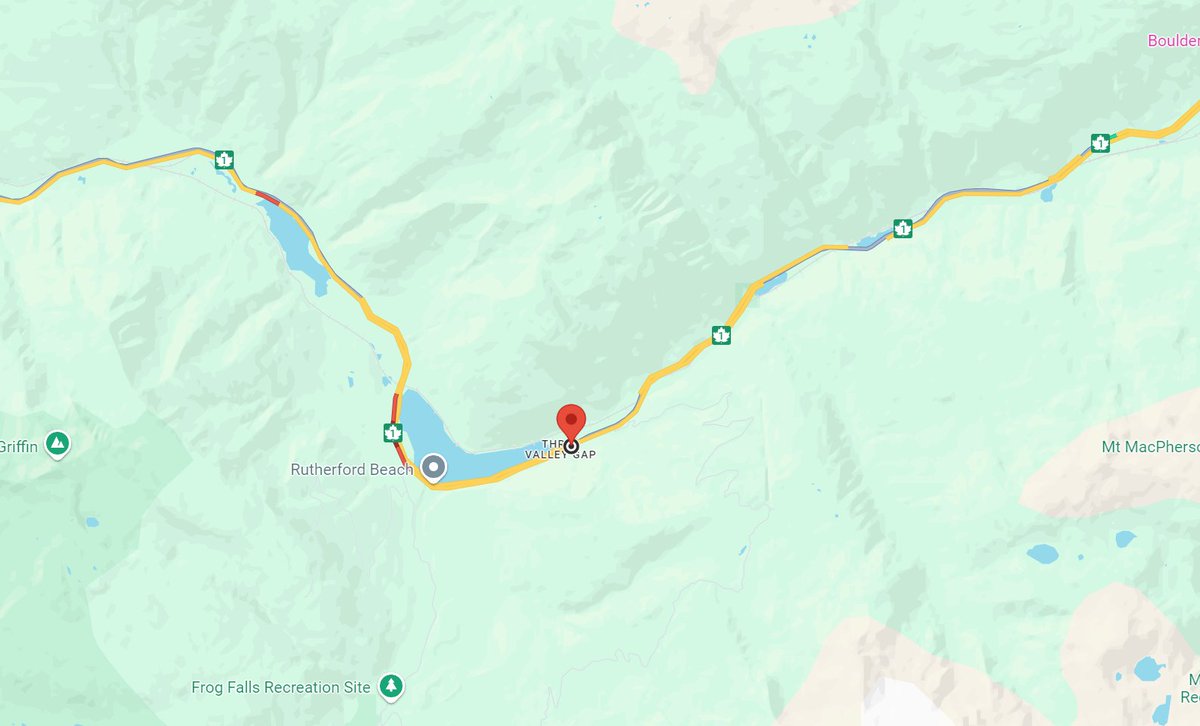DriveBC's tweet photo. ⛔️#BCHwy1 - the Highway is CLOSED in both directions near Three Valley Gap west of #RevelstokeBC due to vehicle incidents involving semis. No detour available. 
ℹ️For more info:
https://t.co/pfhFggdHJO