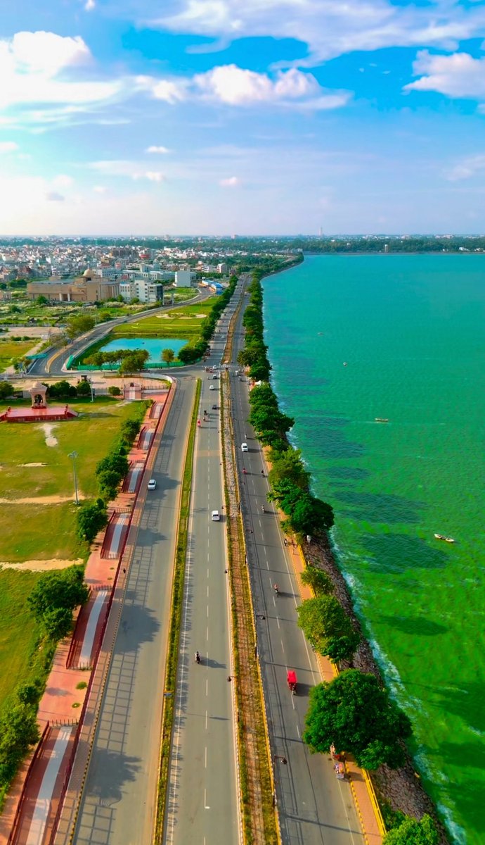 lucknow_index's tweet photo. OMFG 😳 

This is not some coastal town...this is Gorakhpur guys 😍

Next Level !! https://t.co/i6NZ8aflV5