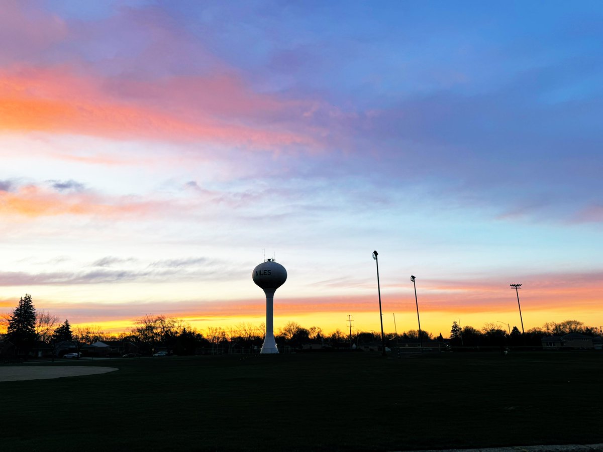 ShayBoyle_NDCP's tweet photo. A beautiful morning for the @nddons Entrance Exam! Good luck to all of our #FutureDons joining us today in the Class of 2029! Go Dons! #WorldNeedsMoreDons #TheDonBrotherhood #GreenBlooded29s @NDCP_Enrollment @archchicago @HCInstituteSEU @chicagocatholic https://t.co/w15dQYdsNl