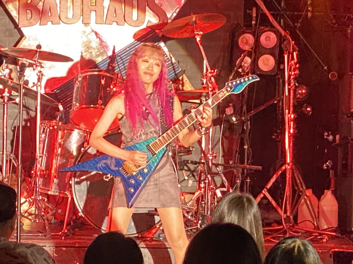 hashiyamamaiden's tweet image. Rie a.k.a.Suzaku、EPITAPH、KellySimonz！
そして
DioKen氏を迎えてメタルセッションな
あり！

ギタリスト好きにはたまらないイベントでした！
技術レベルが高すぎて参考になりません！！

#DB芸人
#EGOTRIP