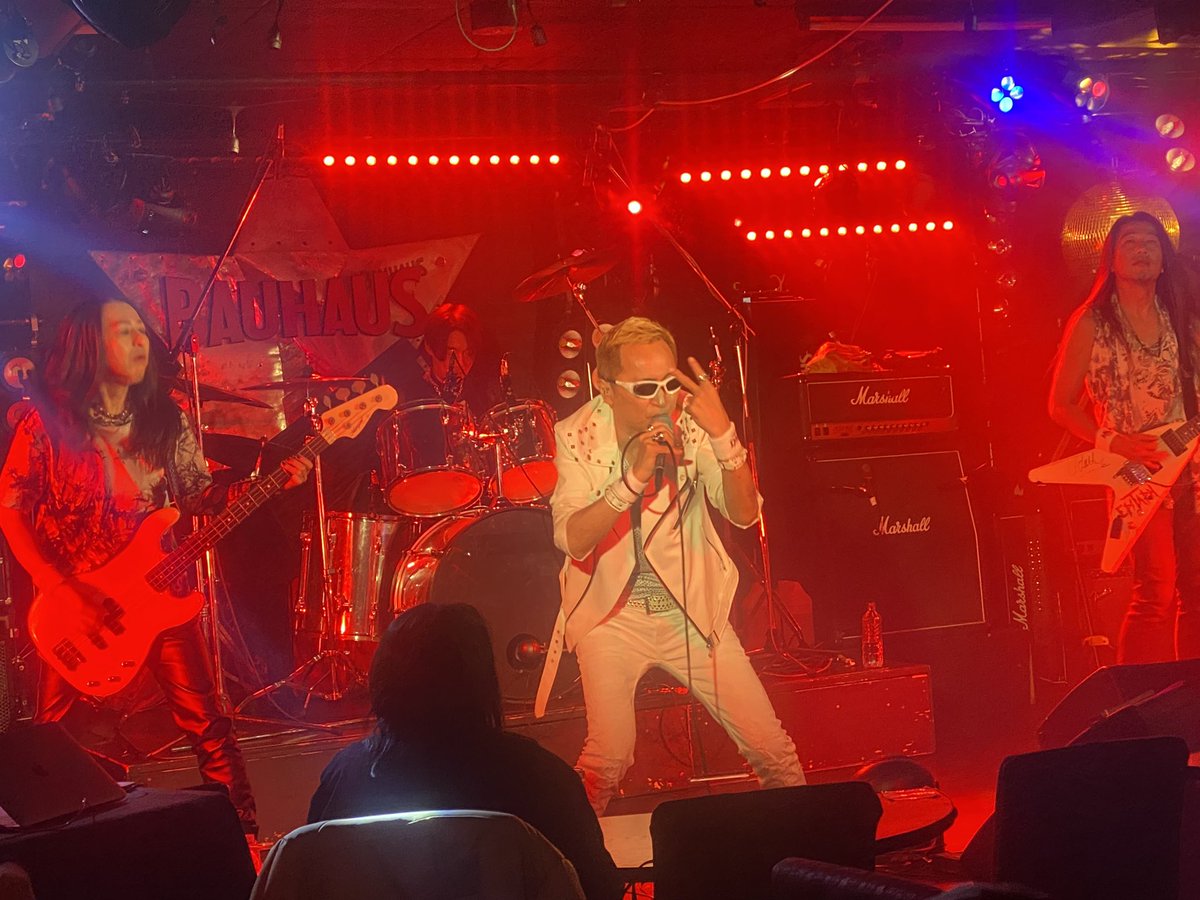 hashiyamamaiden's tweet image. Rie a.k.a.Suzaku、EPITAPH、KellySimonz！
そして
DioKen氏を迎えてメタルセッションな
あり！

ギタリスト好きにはたまらないイベントでした！
技術レベルが高すぎて参考になりません！！

#DB芸人
#EGOTRIP