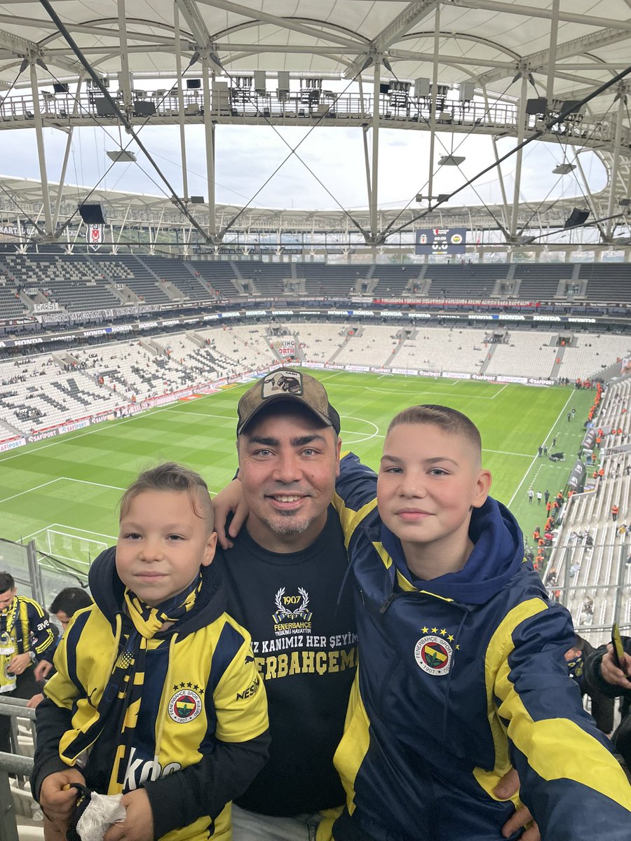FBruzgari's tweet photo. Babalar sözünü tutar💛💙 https://t.co/zGexW1JfCe
