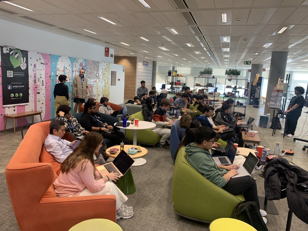 lemon_dapp's tweet photo. Day two of workshops at @42MadridFTef Huge thanks to all the participants! We’re super proud of the amazing reception this initiative has received. We can’t wait to see the projects you'll bring to the hackathon! 

It kicks off in just one hour and runs until Monday at 4:00 PM. https://t.co/Wkxx7cSoC0