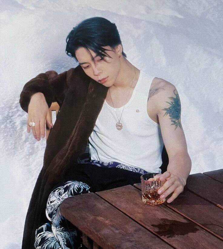 Narakk99's tweet photo. เดินผ่าน popup มา คือดูดีมากก คนยังน้อยอยู่เลยด้วย 
#JohnnieWalker
#JohnnieWalkerBlueIceChalet
#JOHNNYSUH #JOHNNY
#쟈니 #徐英浩 #ジャニー https://t.co/A1Cxhy35dy