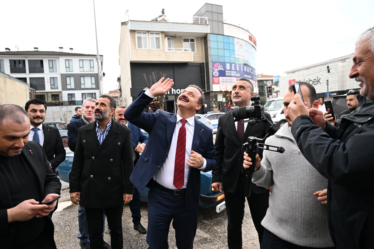 anahtarparti's tweet photo. Sayın Genel Başkanımız Yavuz Ağıralioğlu, Düzce İl Başkanlığı binamızın açılışını gerçekleştirdi. Düzcemize ve milletimize hayırlı olsun. https://t.co/xkVxAombXP
