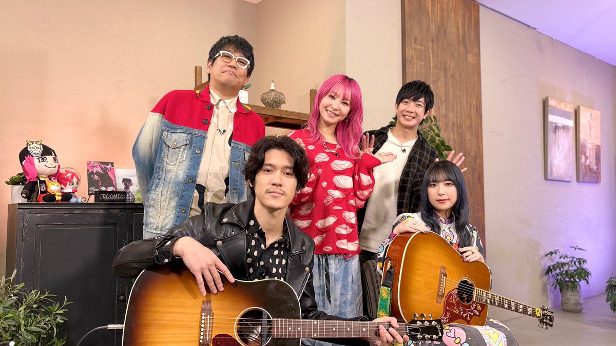 glimspanky's tweet photo. 📺 TODAY's TV ② 📺
12/7(土)24:55-25:55
中京テレビ『 ROOMIC 』
🎙️LiSA / 古坂大魔王 / 田村侑久(BOYS AND MEN)
https://t.co/BCBBeuCzH1
GLIM SPANKY松尾レミ&亀本寛貴
#ROOMIC 初登場!
少しだけ演奏もさせていただきました◎
ゆるトークお楽しみに🐣💭
#LiSA #GLIMSPANKY https://t.co/TpAgYjC3PL