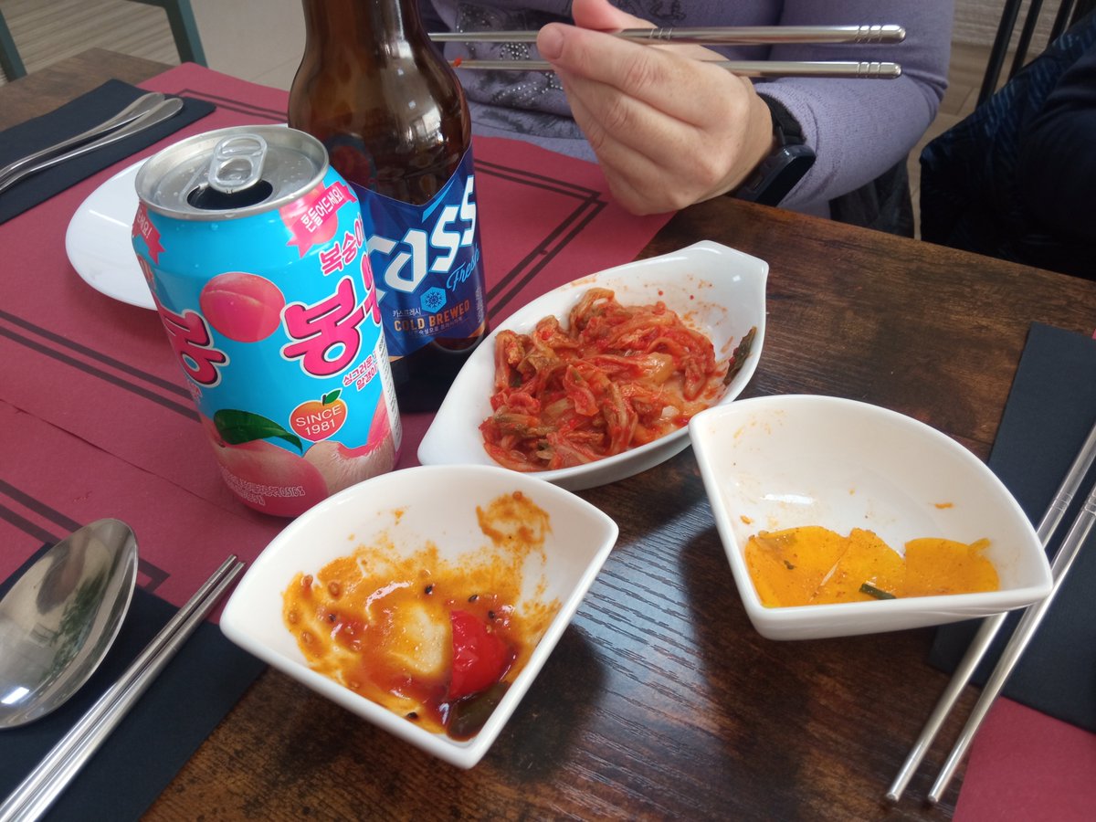 Wayfarer's tweet photo. Sábado de comida coreana con la familia. 😋
#Sábado #CoreaDelSur #ComidaCoreana #BuenProvecho https://t.co/Z2R2U4WnIQ