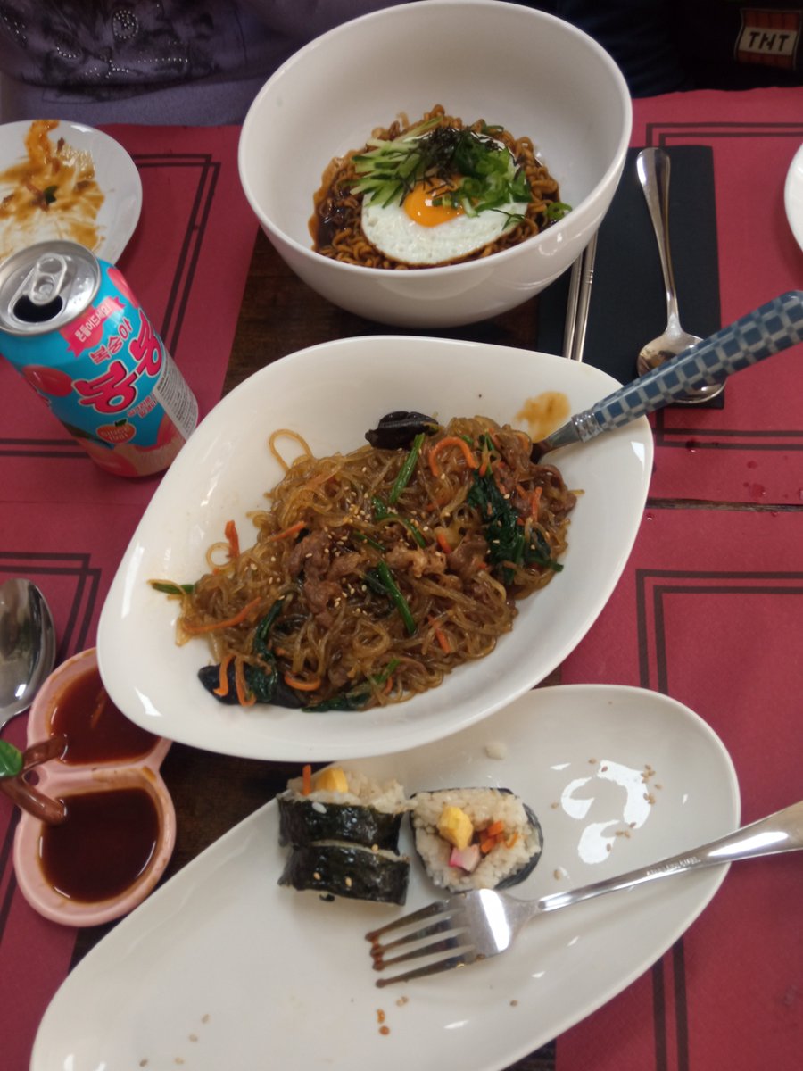 Wayfarer's tweet photo. Sábado de comida coreana con la familia. 😋
#Sábado #CoreaDelSur #ComidaCoreana #BuenProvecho https://t.co/Z2R2U4WnIQ