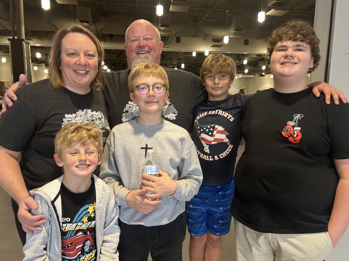 We love to see our children giving back through service projects with their families this Holiday season!

"As each has received a gift, use it to serve one another, as good stewards of God's varied grace." - 1 Peter 4:10