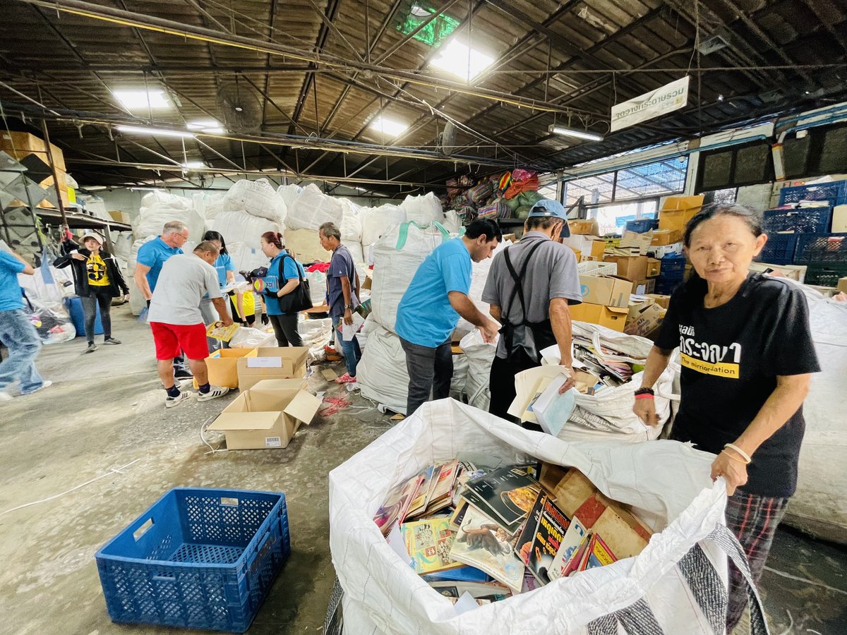 UNVolunteers's tweet photo. Highlights from #IVD2024! 

How did you celebrate Volunteer Day? 

Share your stories and pics below! https://t.co/U4oD5uB9Hi