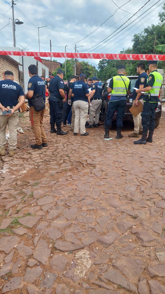 Raulbogarin's tweet photo. 🚨FUE ASALTADO Y ASESINADO 
-Dario Galeno, estaba empezando su jornada laboral como conductor de Bolt. 
-En el primer viaje, lo llevaron a la zona del Pantanal, Lambaré.
-Quiso resistirse a un asalto y le dieron 3 balazos. 
-Falleció en el lugar y le robaron el celular. https://t.co/LSxPdiGwIa