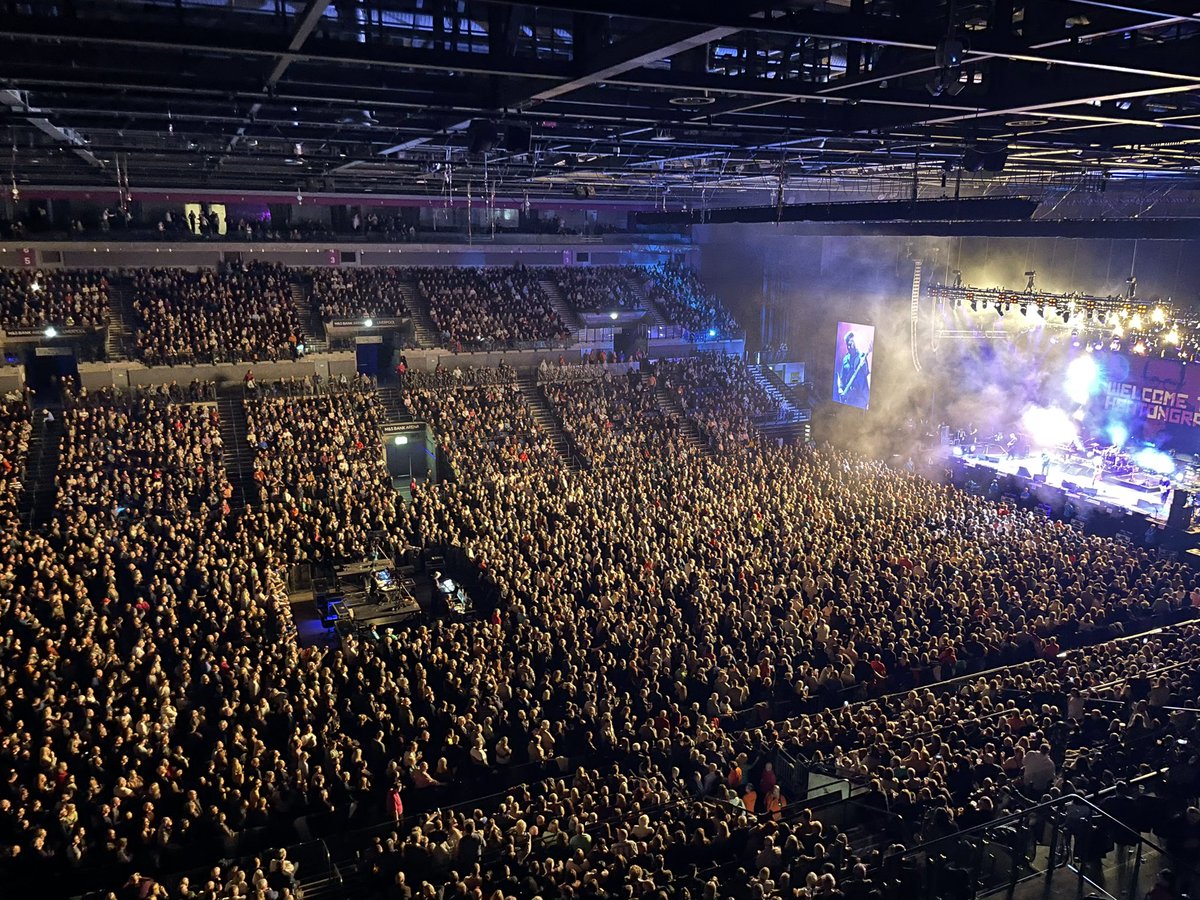 _AndyPennington's tweet photo. Best concert we've seen in a long time @MandSBankArena in Liverpool - @DannyMuldoonUK and @ZutonsThe were ace - and we're still singing to @PaulHeatonSolo and @riannedowney_ today (she was fab) - great to see a packed house and just about beat the storm to get home! 🎶 💨 https://t.co/JzMZXmWqZL
