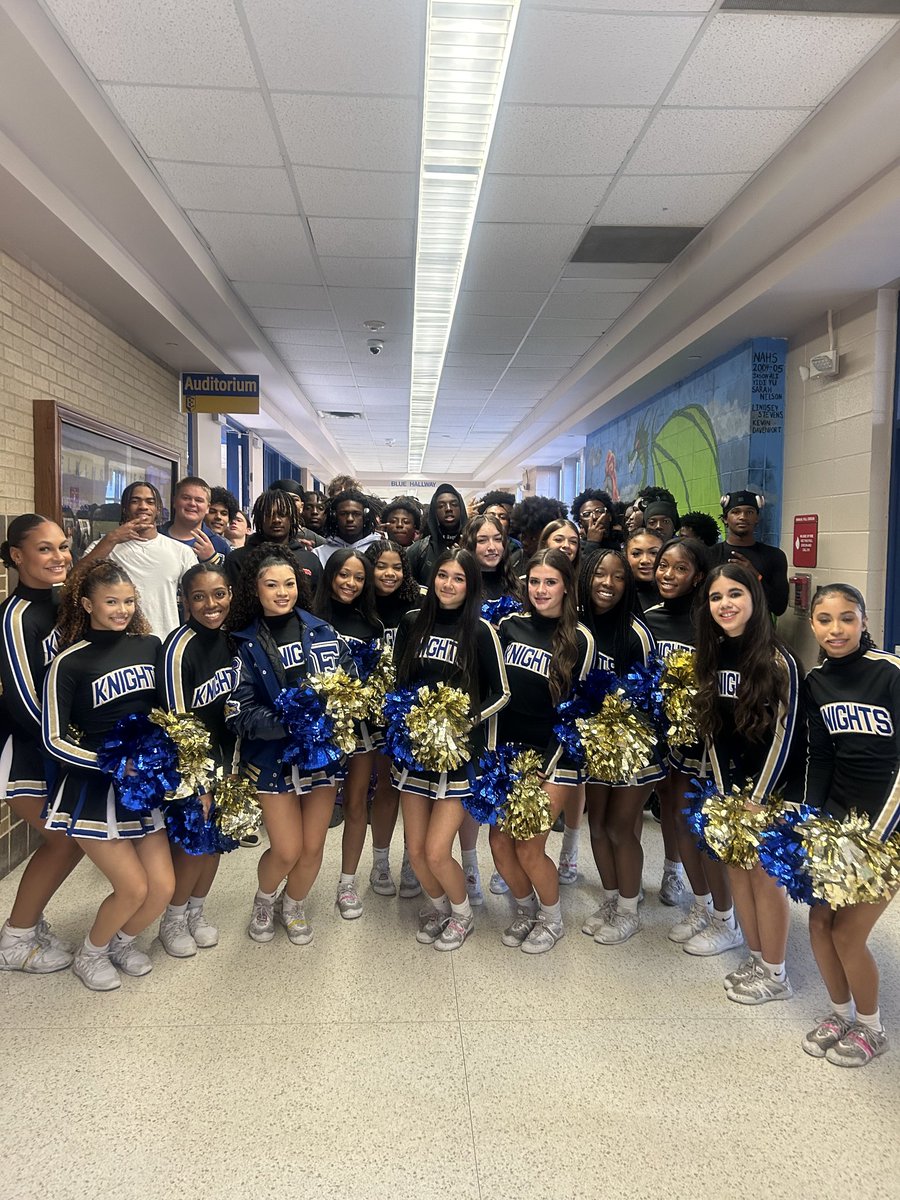 CoachTGr's tweet image. Good luck to @ElkinsHSCheer today!! 

#KnightLife

FAMILY 

@EHS_Knightswire @EHS_AllSports