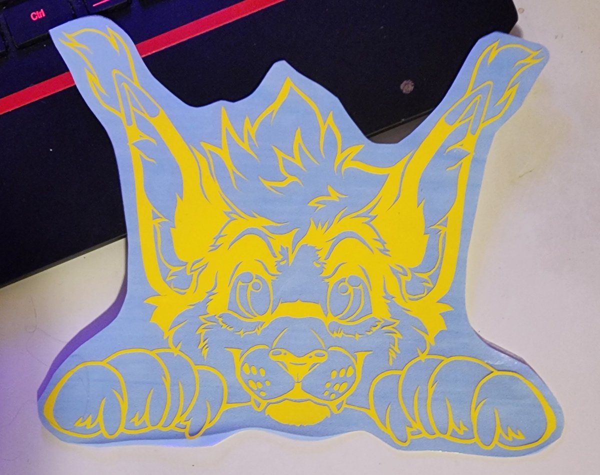 Nightspiritwing's tweet photo. Custom Vinyl peeking decals! 
$20 plus shipping, you pick the color vinyl :) message me to snag one! https://t.co/WpgR9c3Tej