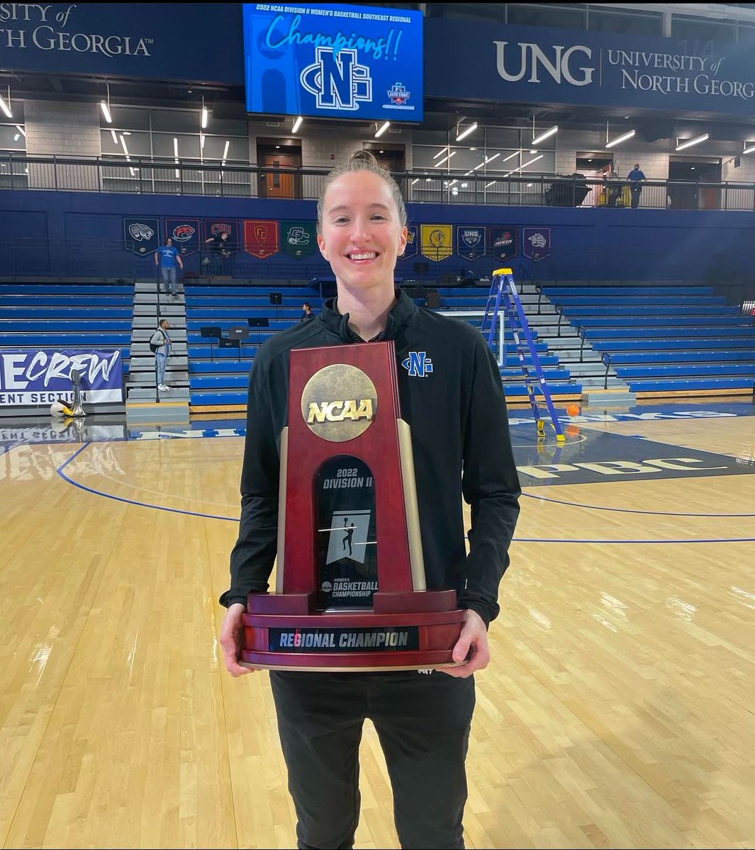 UNGWBB's tweet photo. Wishing a very HAPPY 
GAME DAY BIRTHDAY to ✌️ awesome Nighthawks! 

We love you @GraceRidley16 and @amberskidg !!!

#HawkEmBirthdays 🎂💙💪 https://t.co/1kPzUe9sGM