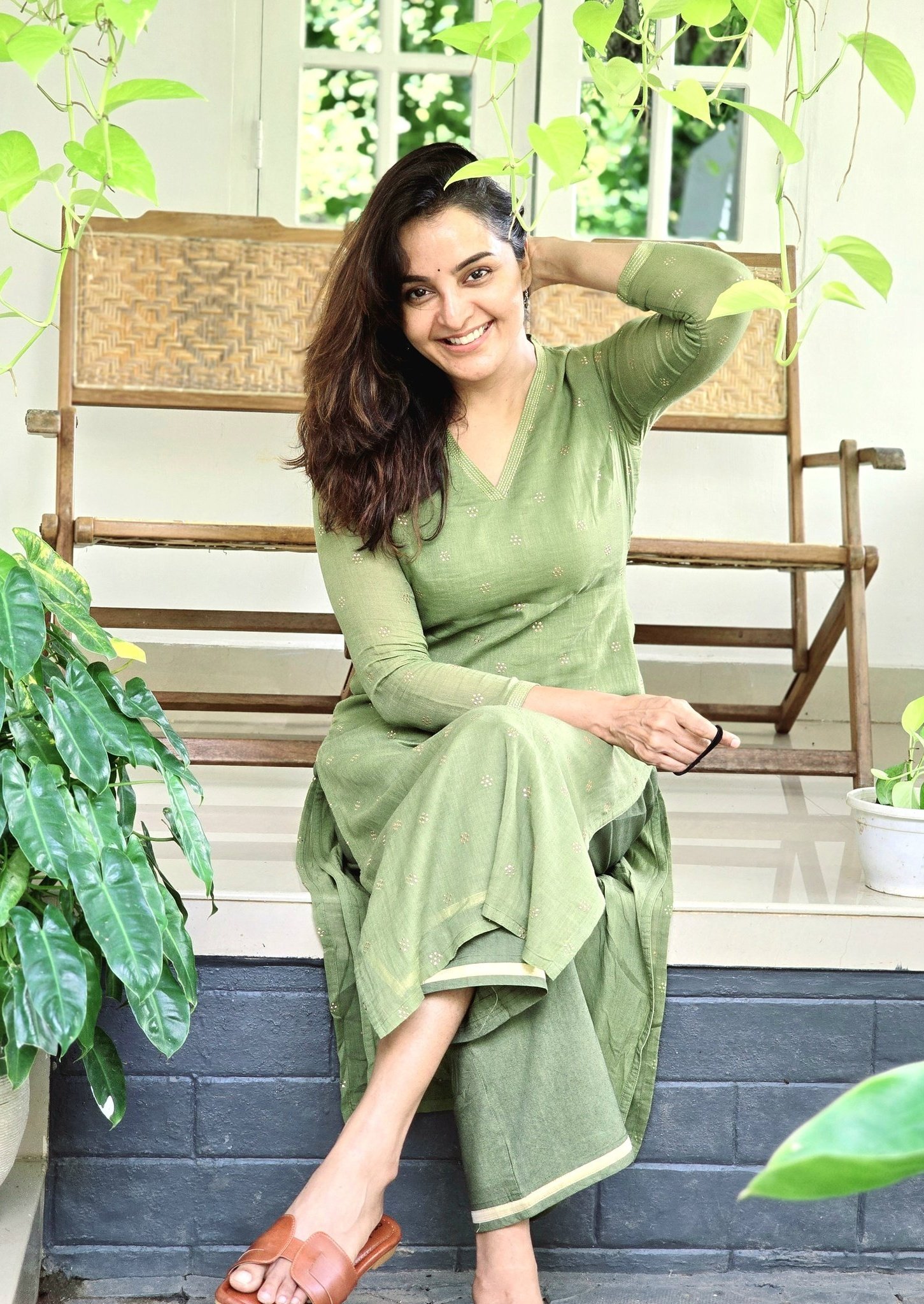 Manju Warrier Biography | iiQ8 Mallu Actress Manju Aunty