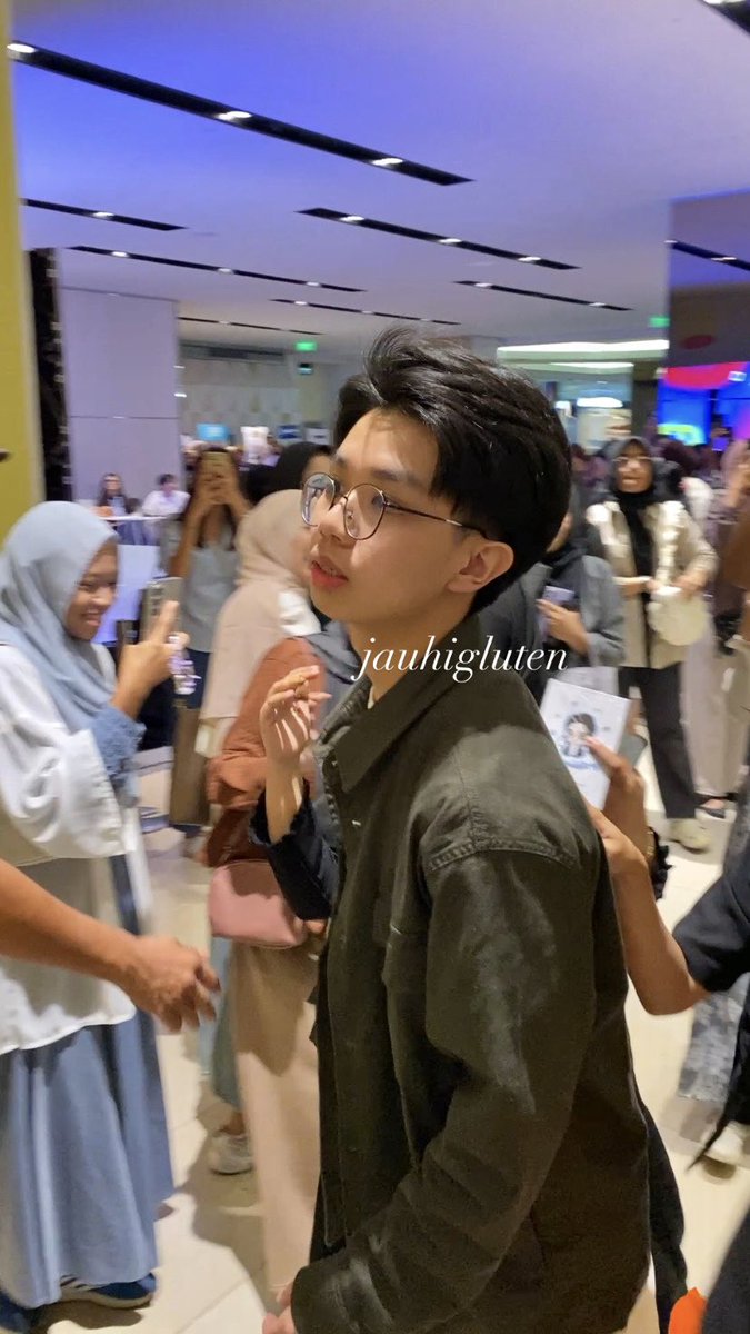 paddlerains's tweet photo. WOI GANTENG BANGETTT😭😭😭 https://t.co/R7VTPis4Z2