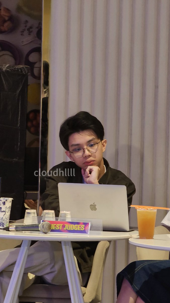 paddlerains's tweet photo. WOI GANTENG BANGETTT😭😭😭 https://t.co/R7VTPis4Z2