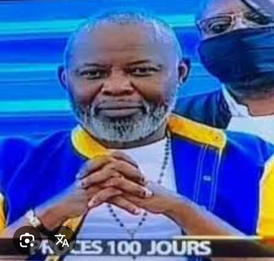 Chers tous, je vous demande tous de bien regarder cette photo et venez me dire qu'est ce qui peut encore effrayer ce Monument Vivant appelé <a href="/VitalKamerhe1/">Vital Kamerhe</a>. Je vous rappelle qu'il avait fait une prison de 2 ans et 3 mois et non de deux jours. Pour dire que, vos complots, vos