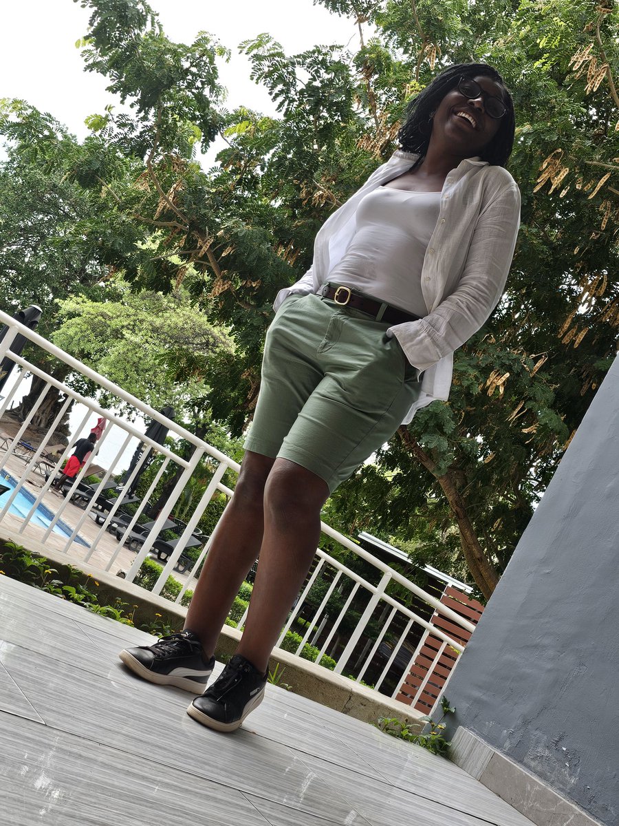 mwale_vee's tweet photo. Dear Saturday...

Happy weekend 💙🦋😍 https://t.co/vPL8mjtZqp