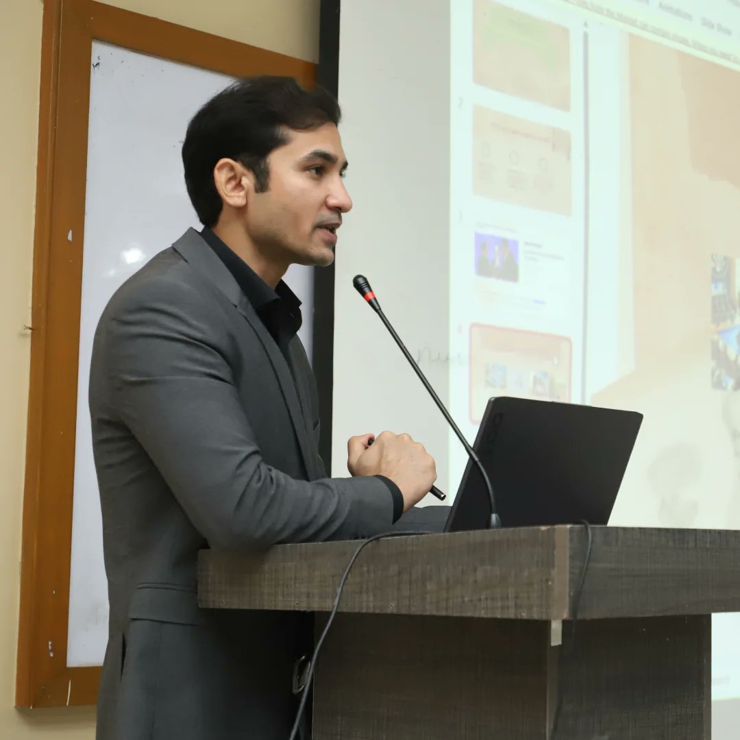uolypdc's tweet photo. Day 2 of the 5th National Policymaking Competition began bright and early, with the participants being treated to a series of engaging policy lectures and case study discussions led by our esteemed internal judges for each module!

#PMC5 #PMC2024 #YPDCUOL #ULahore https://t.co/v6YcWCNeHp