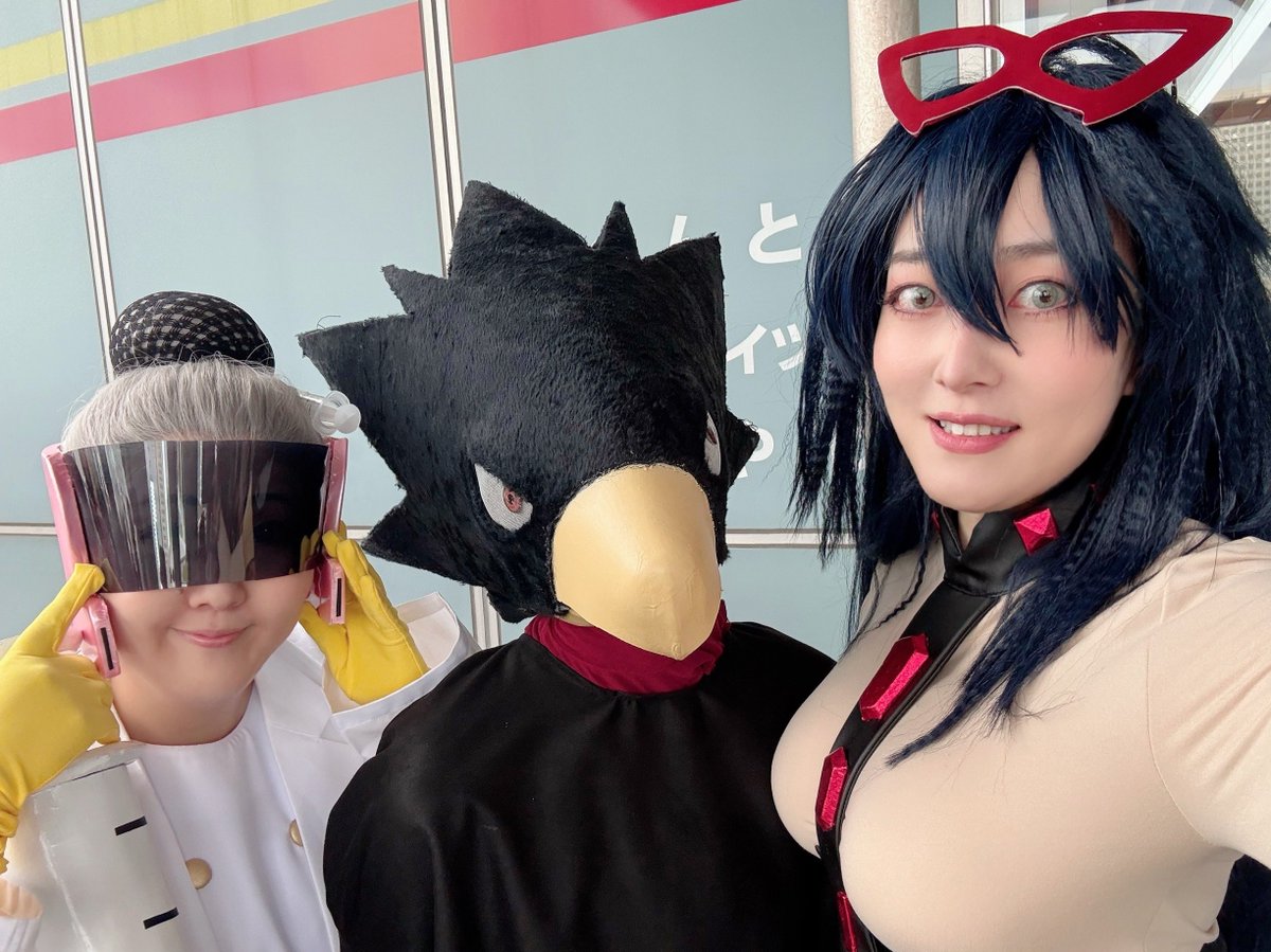 今日はコミコンでゆかさん達とヒロアカしてきたよー♡
初だしリカバリーガール！！
なかなかよくできたのではなかろうか✨
視界が悪すぎて写メがゆかさんに撮ってもらった一枚しかなかったけど楽しかったー！