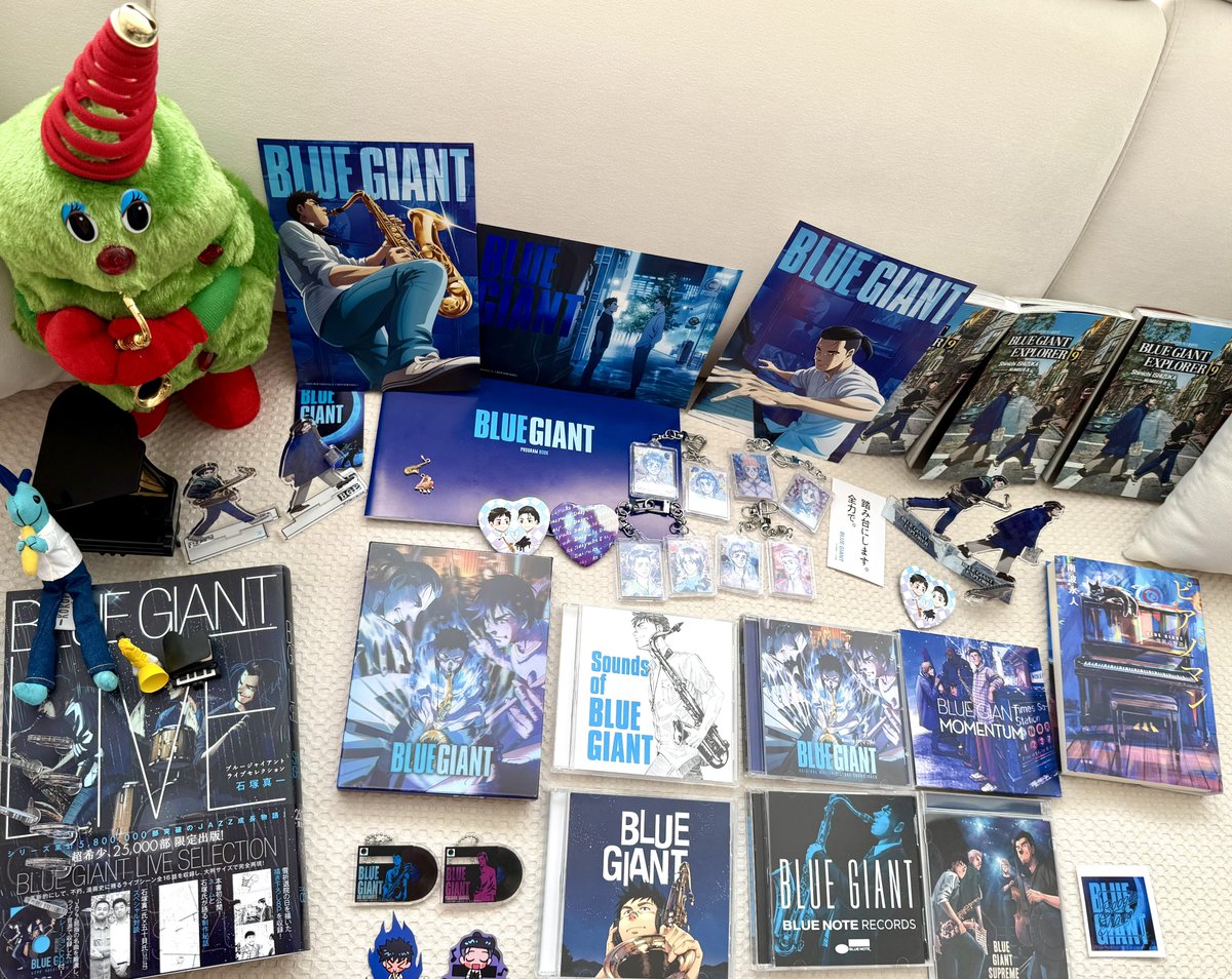 다이유키(大雪) 명절 대설을 맞아 다윸러 모임 즐거웠습니다. 사하라님의 멋진 일러로 완성된 다윸 케이크와 굿즈, 블레 감상, 이벤트와 연성 망태기(?)까지 넘 즐거웠어요 🥰🎷🎹