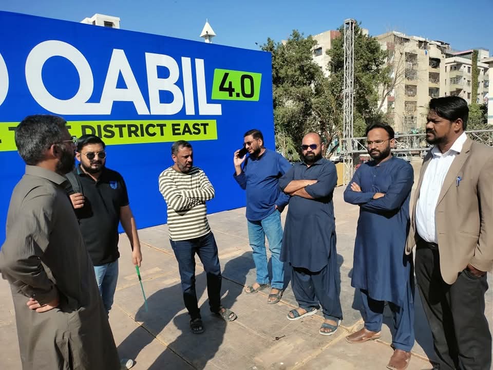 JIKarachiEast's tweet image. قیم جماعت اسلامی شرقی نعمان پٹیل کا بنو قابل ٹیسٹ کی تیاریوں کے جائزے کے لئے منگل بازار دورہ۔

For Registration 
BanoQabil.pk

#BanoQabil #YouthEmpowerment #FutureReadySkills