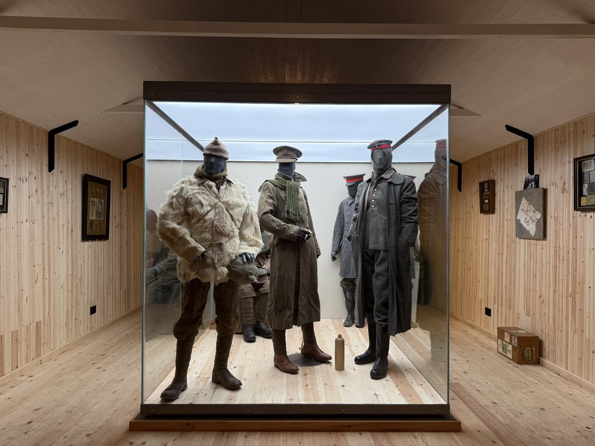 And we’re off! Our special talk and exhibition with <a href="/ProfPeterDoyle/">Peter Doyle</a> and <a href="/Taff_Gillingham/">Taff</a> on the Princess Mary Gift and the 1914 Christmas Truce.