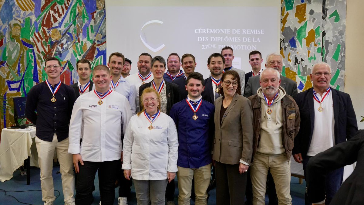 RANouvAquitaine's tweet image. 🥇La rectrice @ABisagni a participé hier à la 
remise des #Diplômes de la 27e promotion du concours  l’un des meilleurs ouvriers de France #MOF pour la région académique #Nouvelle-Aquitaine
👏Que de talents qui rayonnent et donnent à voir l’excellence de la voie #professionnelle