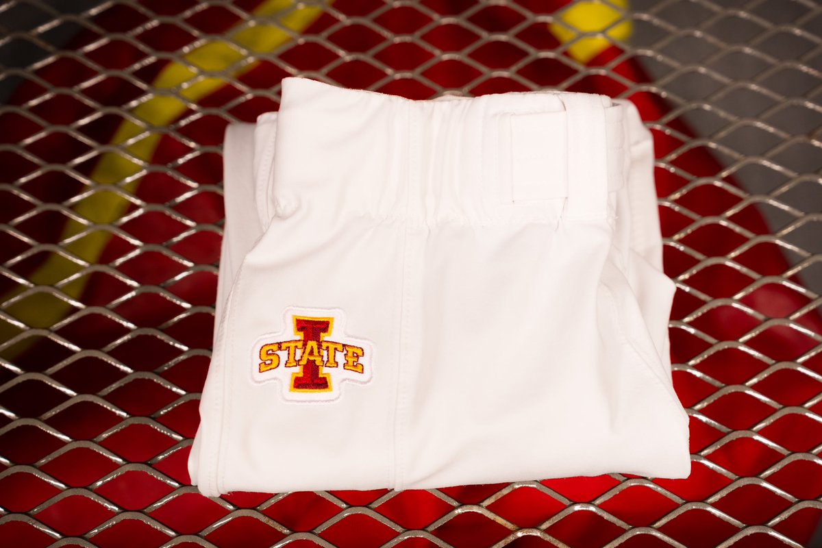 CycloneFB's tweet photo. On the big stage⚪️⚪️⚪️ https://t.co/AJnwsSYSyI