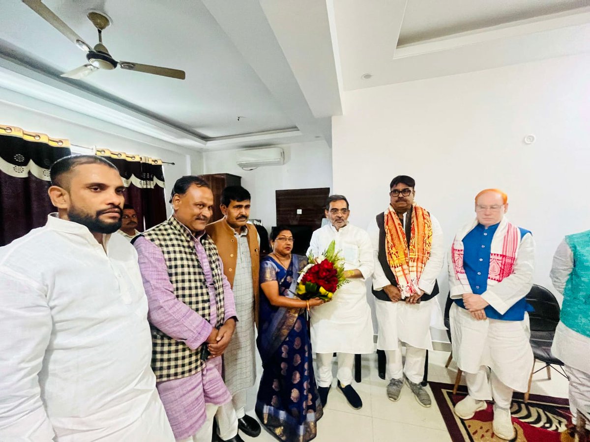 MadanRLM's tweet photo. बिहार यात्रा के सातवें चरण में माननीय नेता श्री उपेंद्र कुशवाहा जी के साथ। मोतिहारी स्थित नरसिंह बाबा मंदिर के प्रांगण में आयोजित सदस्यता महापर्व में शामिल हुआ एवं संबोधित किया।
#RLM #biharyatra2024 #JoinRLM #Bihar #BiharNews https://t.co/iXlanwC1dl