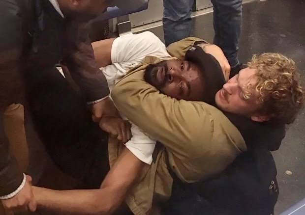nafisadiwan1's tweet photo. 1: Jordan Neely acted erratically, scaring subway passengers

2: Daniel Penny intervened to protect others, using a chokehold to restrain, not to k!ll

3: Police confirmed Neely had a pulse but failed to provide proper CPR, leading to his death

Daniel Penny is Hero!

Alvin Bragg https://t.co/2zFL5lLkER