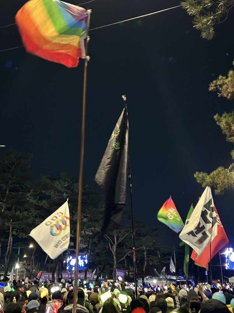 집회는
롱패딩이
답이다