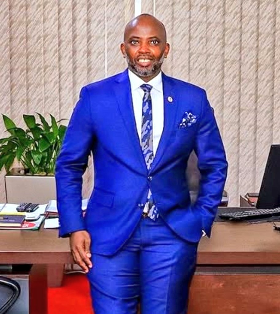 AvaitClinton's tweet photo. @VUKampala’s Prof. @ReachDrMuganga Honoured as the Top Ugandan Development Champion.
His recognition as a development champion serves as an inspiration for educators and leaders committed to fostering positive change in their communities. https://t.co/iwUyR6jSMn