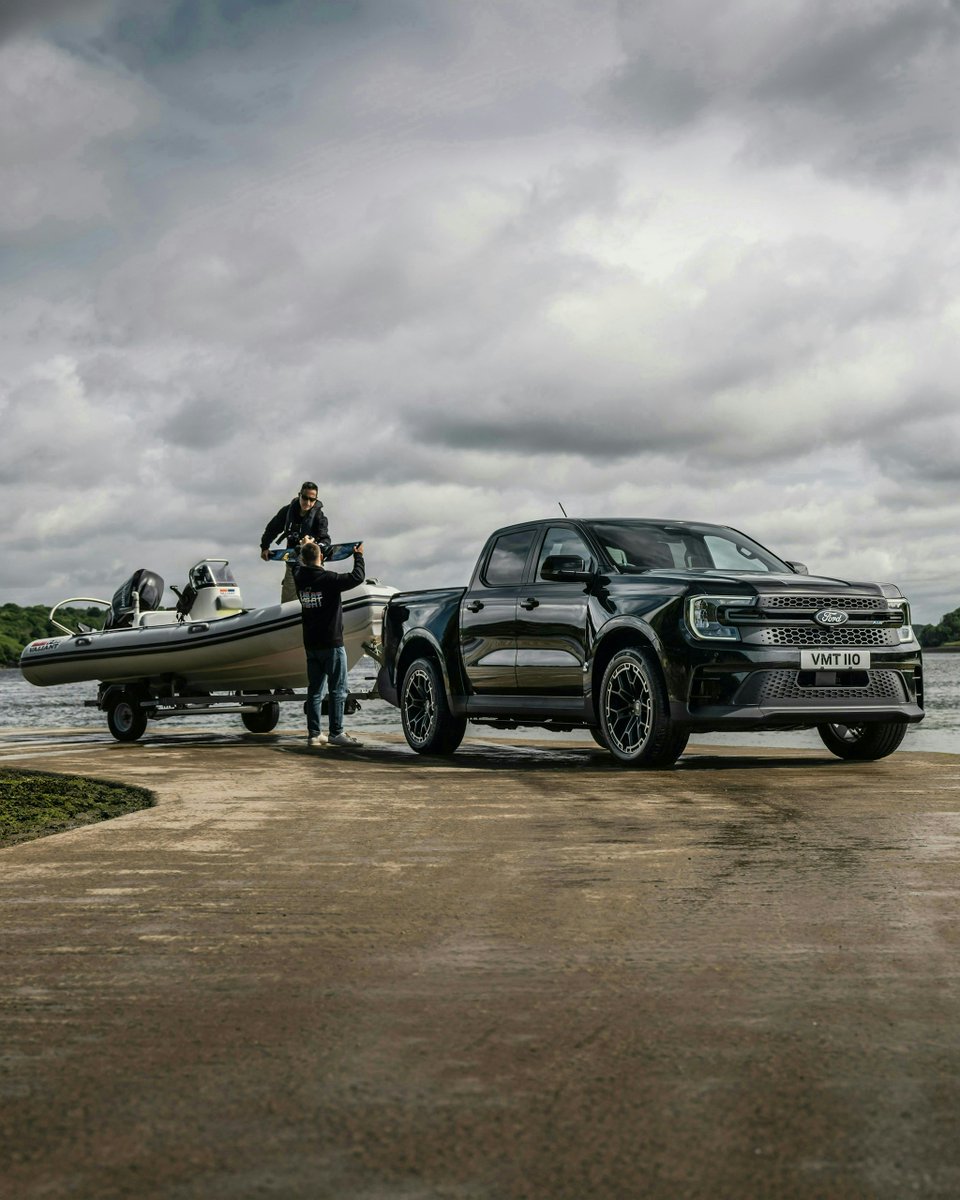 MSRTRoadtech's tweet photo. From the shores to the track, power meets adventure 💨  

#Ford #RangerMSRT #Adventure #AgateBlack https://t.co/gcr9QkYDpp