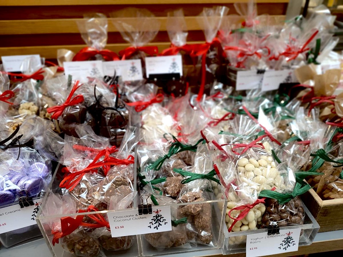 CafeNorthLodge's tweet photo. Christmas has arrived here at Café North Lodge!
It’s that time of year again when Cooks & Partners fill our cafes with delicious home-made goods! Perfect for the gifting season🎄🎅
#BakedGoods #BromptonCemetery #Cafe #CafeCulture#CaffeineBoost #ColdDrinks #CooksandPartners https://t.co/ODeOMCgRRk