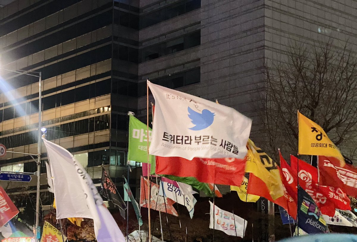 밀린 책들 (@deeeeelee) on Twitter photo 